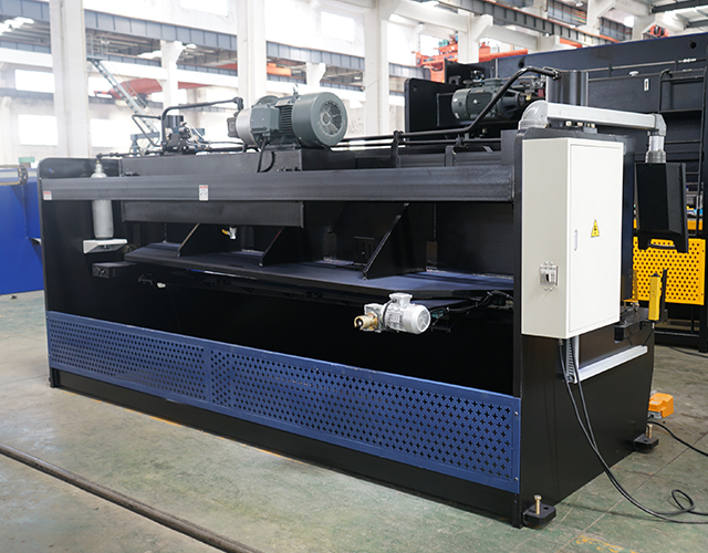 Máquina de cizallamiento de guillotina hidráulica de 4x4000mm CNC para corte de acero inoxidable
