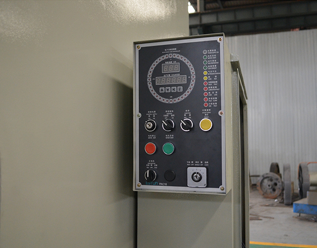 Máquina de perforación neumática CNC estable para el cinturón industrial